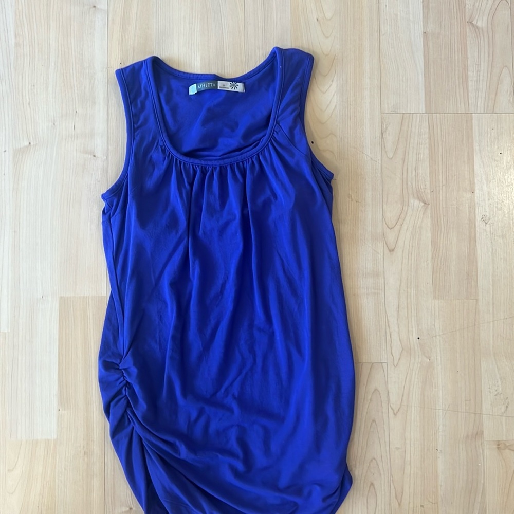 Athleta tank with built in bra